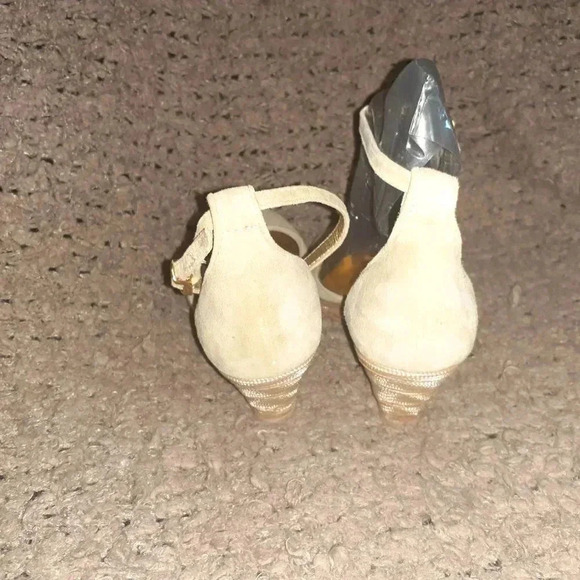 HEYRAUD 1921-Embellished Beige Suede-Flowers/Bells-Wedge-Sz 37-Excellent - Picture 5 of 7